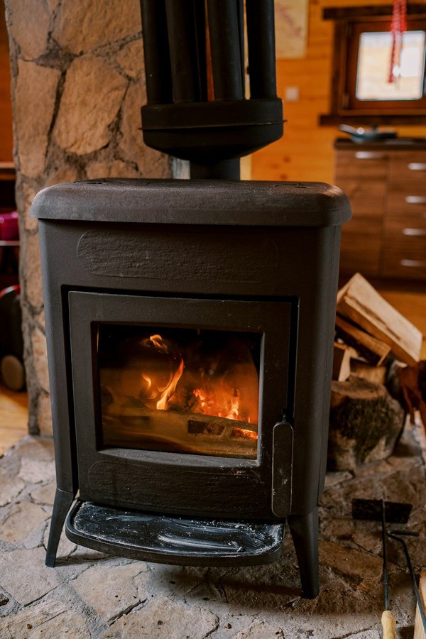 Maprimerénov' pour votre poêle à bois : économisez jusqu'à 1800 €