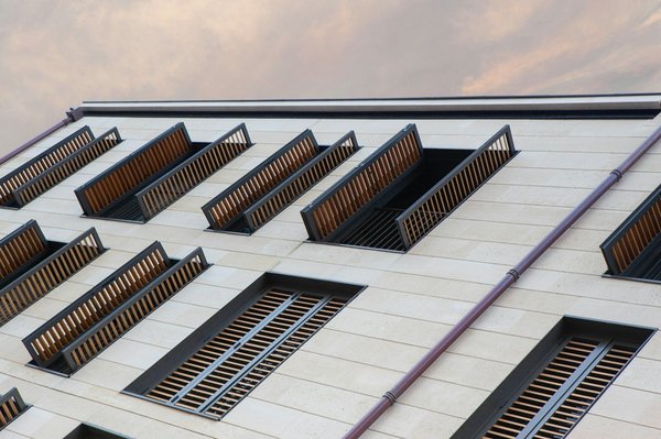 Rénovation volet persienne bois : transformation et qualité assurées